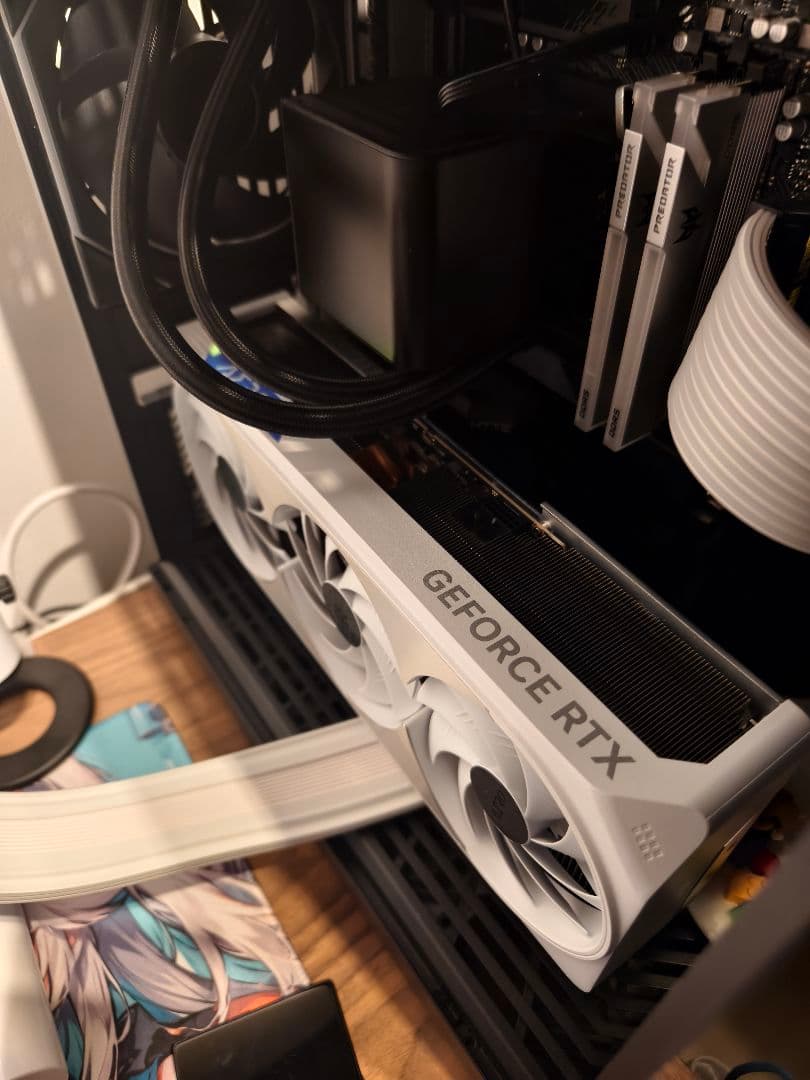 グラフィックボード・グラボ・ビデオカード GIGABYTE GEFORCE RTX 4090 AERO OC 24G