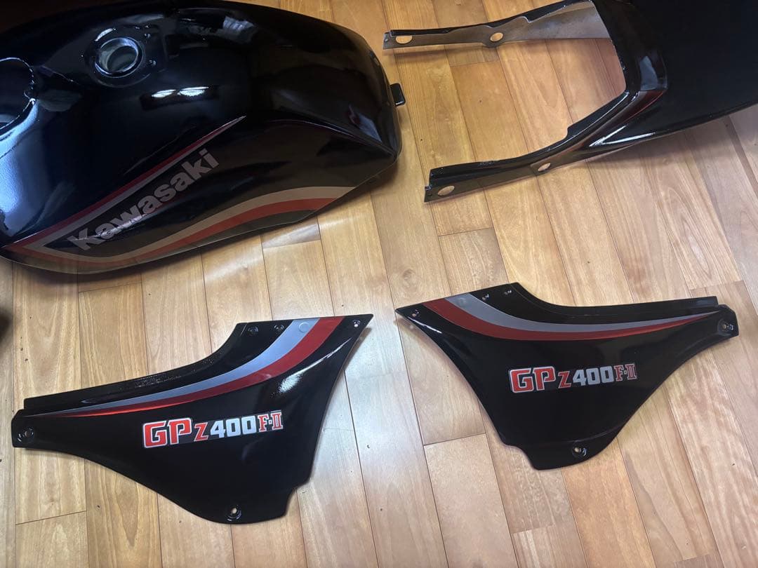 GPZ400 外装　タンク　テール　サイドカバー　フェンダー