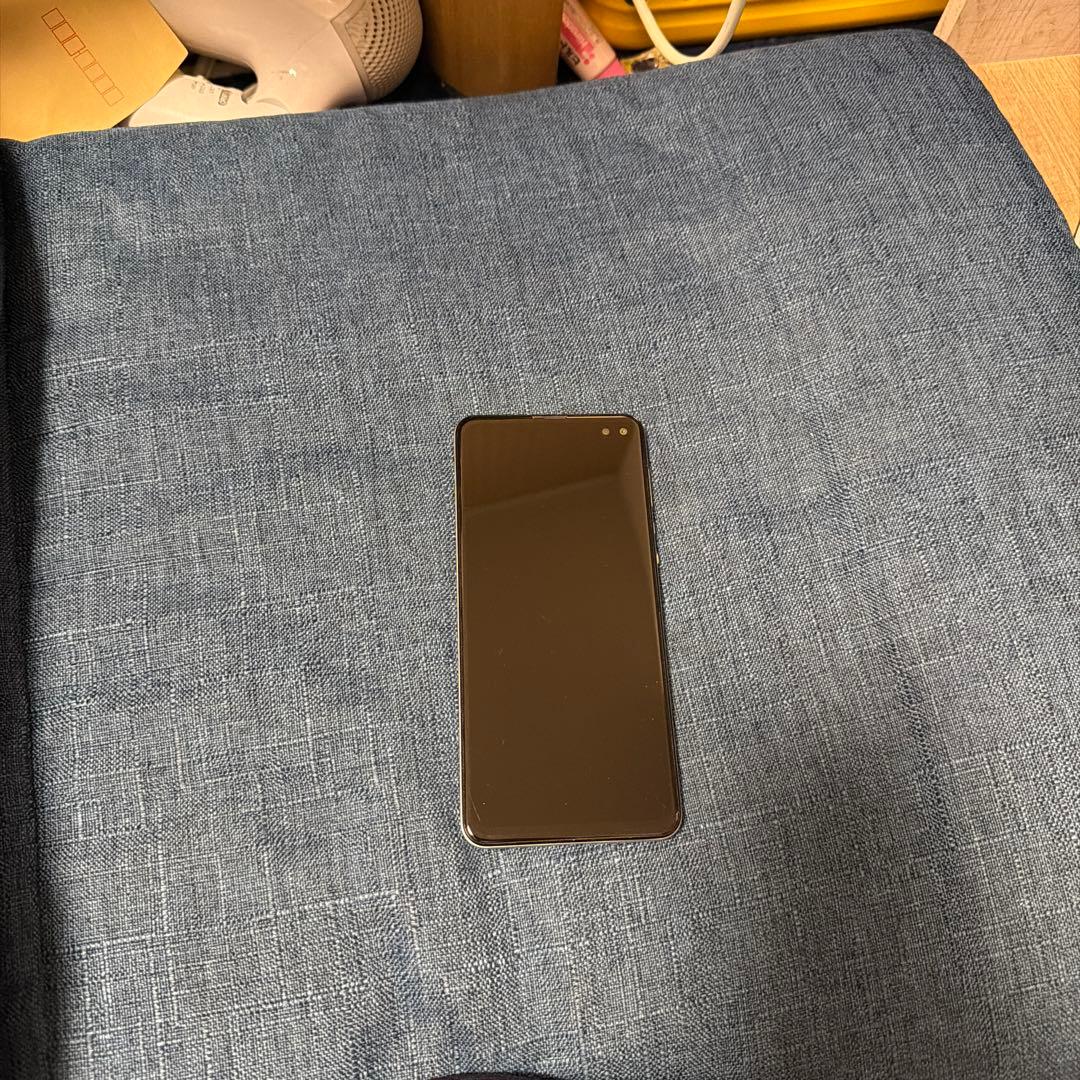 SHARP AQUOS sense4シルバー