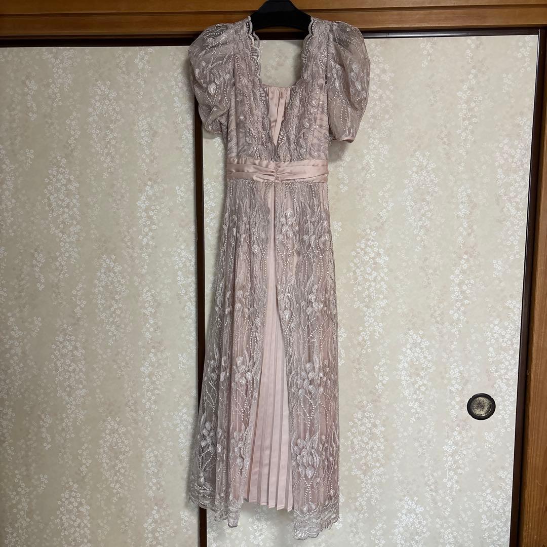 みさとページ リリーブラウン レイヤードシャイニーグラスドレス