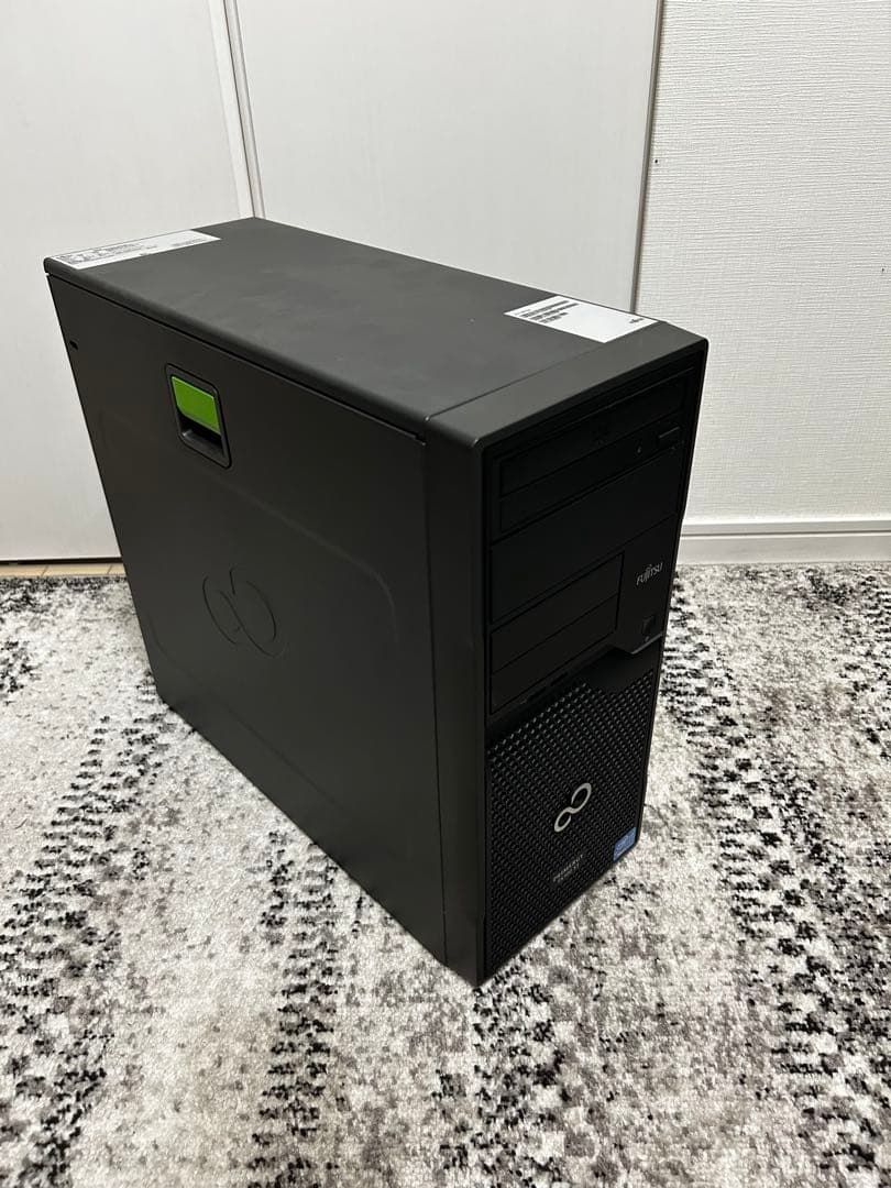 Fujitsu PRIMERGY TX100 S3 サーバー 4TB