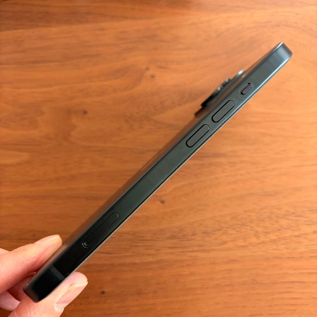 【美品】Apple iPhone15本体 128GB SIMフリー ブラック