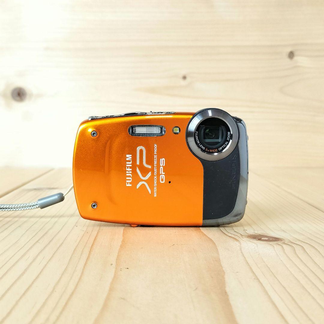 ★動作OK、充電器付き★FUJIFILM フジフィルム FINEPIX XP30