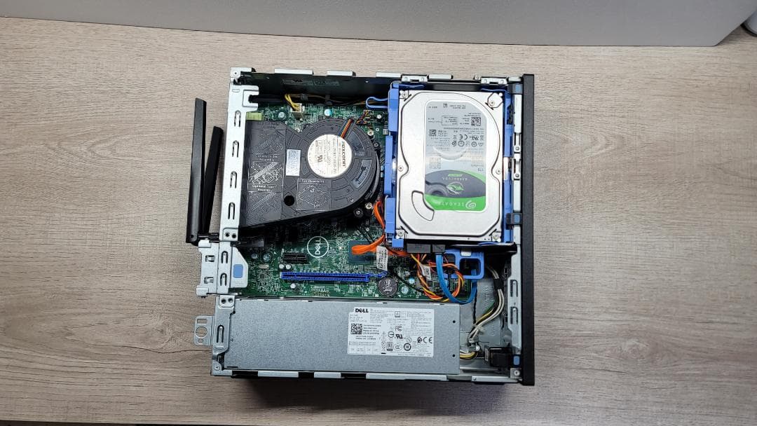 Core i7 9700／無線LAN内蔵／16G／SSD256GB／HDD1TB