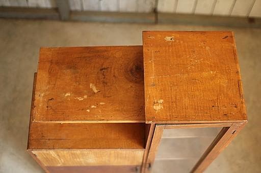 古い小ぶりな木枠ガラス戸棚　収納棚　食器棚　キャビネット　古家具