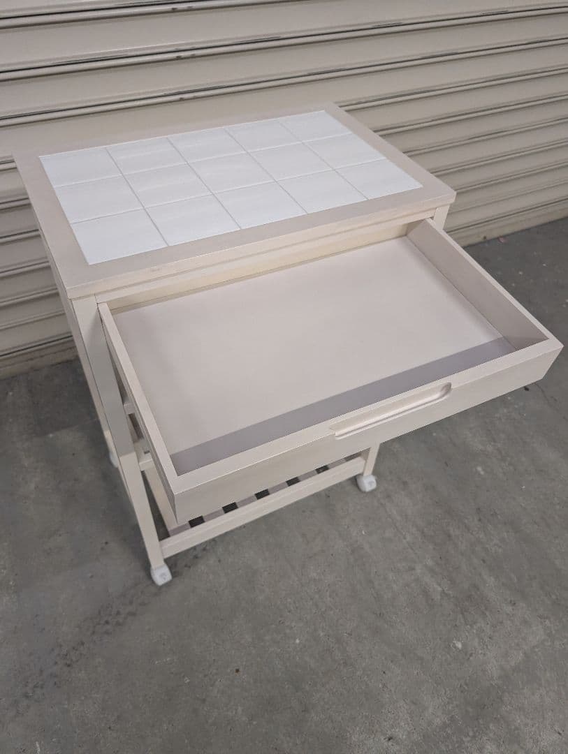 【美品】タイルトップ　キッチンワゴン　キャスター付き　カントリー　天板タイル