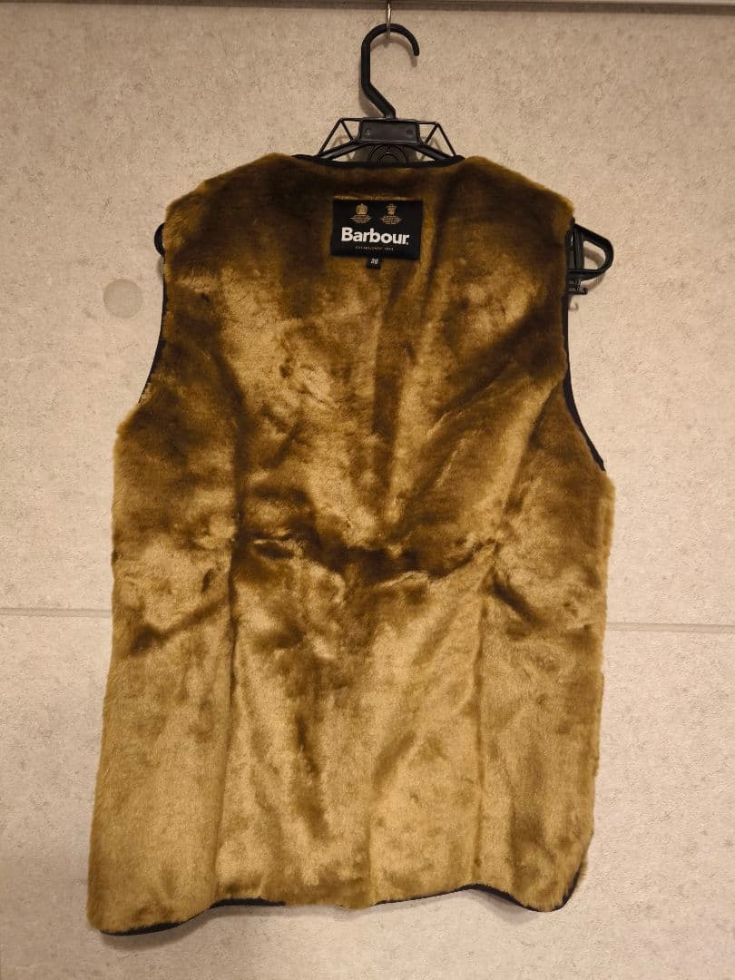 【新品未使用】Barbour フロントジップ ファー ライナー ベスト38