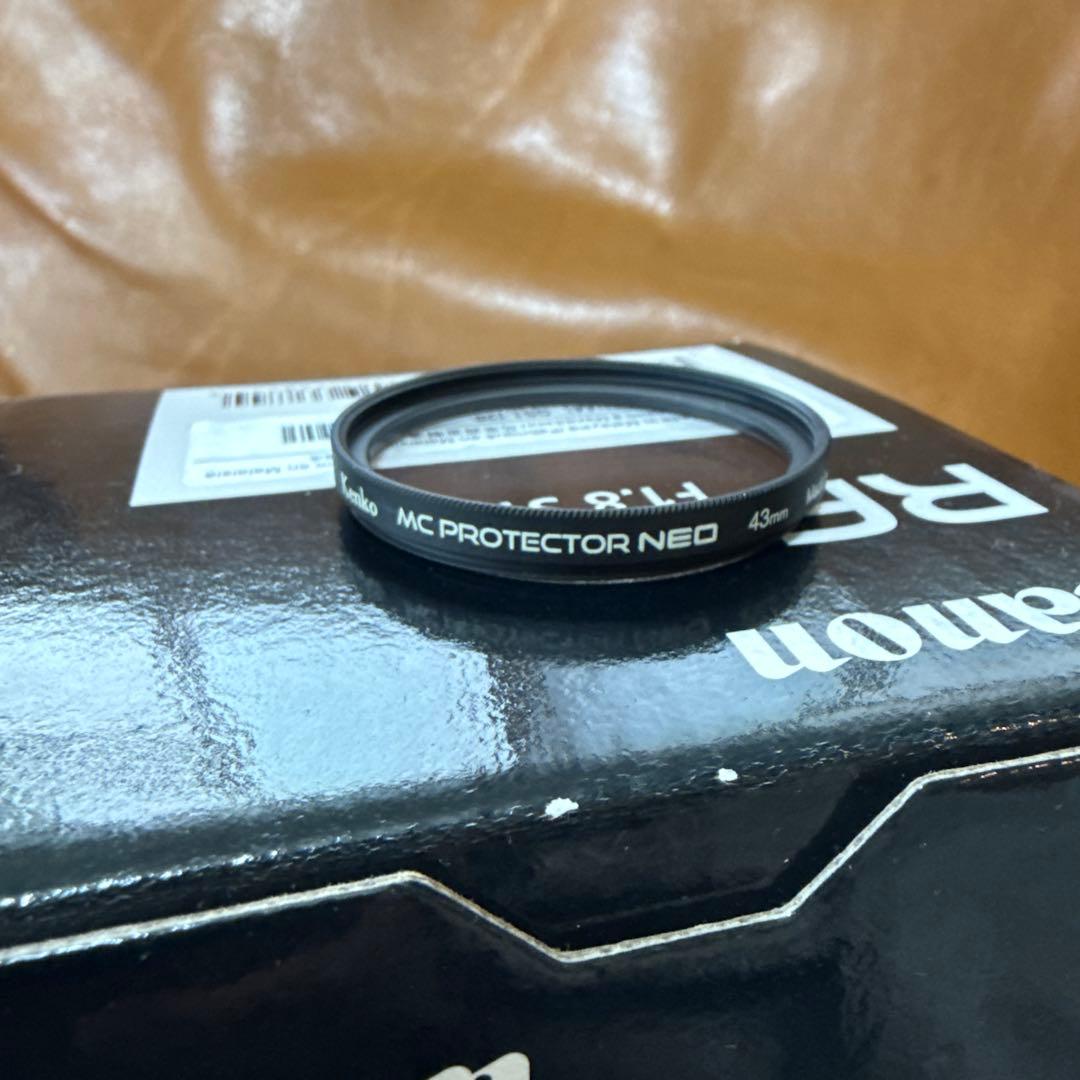 Canon RF50mm F1.8 STM / フード、フィルター付