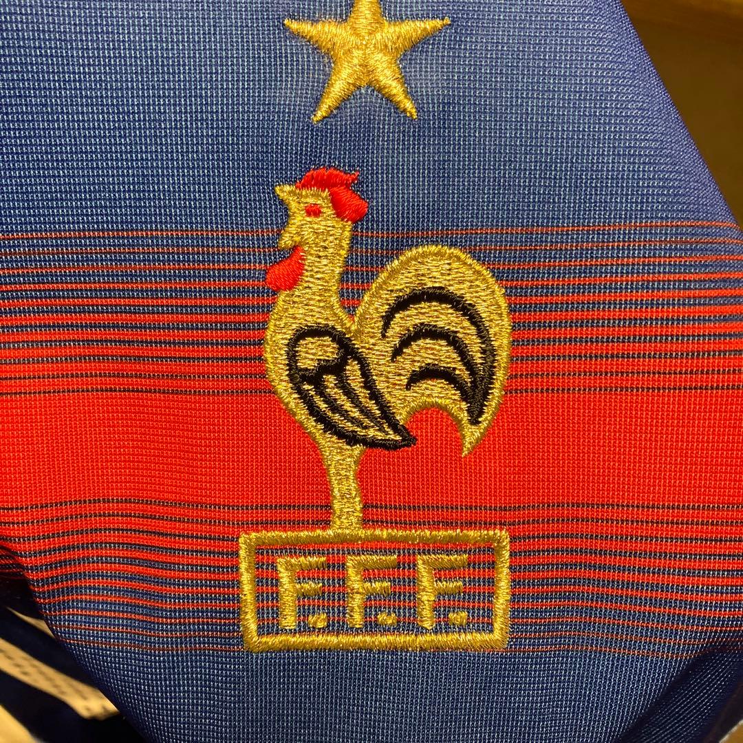 フランス代表ジネディーヌジダン2004年サイン入りユニフォーム証明書付き。激レア