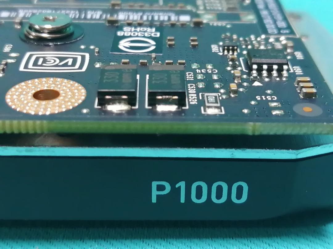 NVIDIA QUADRO P1000 動作確認済み