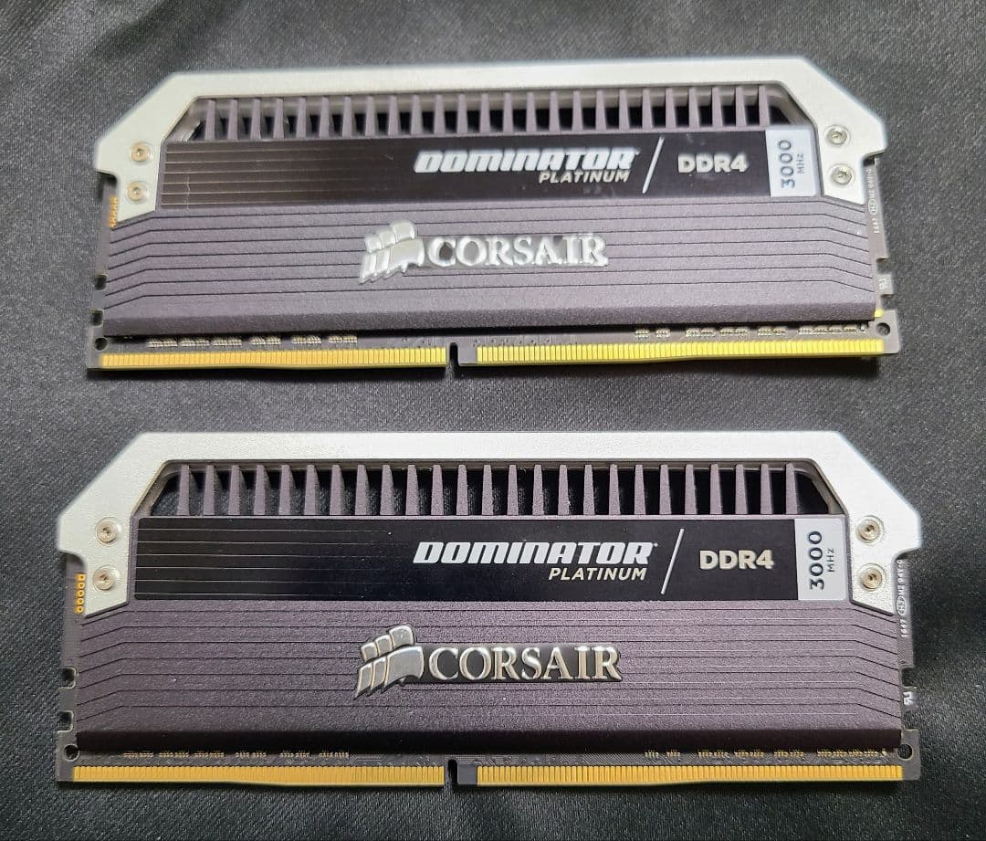 Corsair DOMINATOR PLATINUM 16GB(8GB×2)