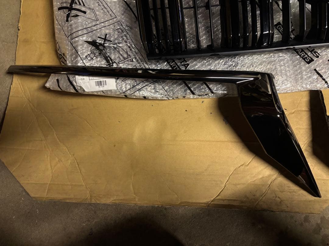 トヨタ ランドクルーザー プラド フロントグリルとリアバンパーガーニッシュ