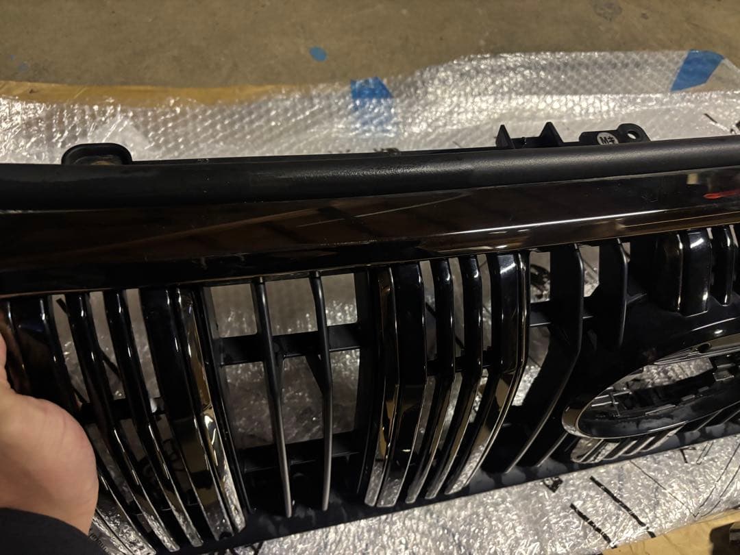 トヨタ ランドクルーザー プラド フロントグリルとリアバンパーガーニッシュ