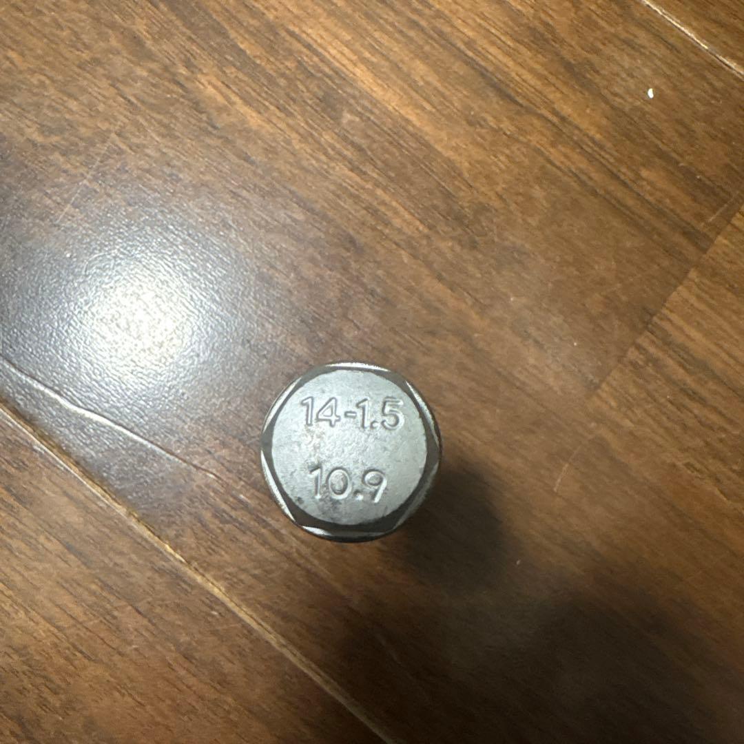 ERST 13mmホイールスペーサー 4個セット ボルボXC90にて使用