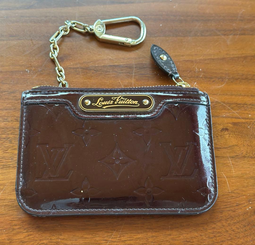 【ルイ ヴィトン】モノグラム ヴェルニ ポシェット クレ アマラント