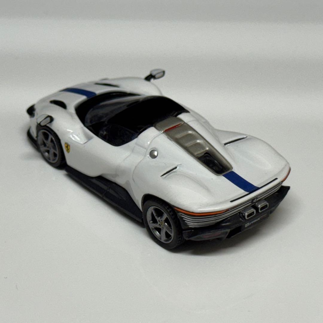 【激レア】限定版フェラーリデイトナSP3 1/64ミニカー　ルーフクローズモデル