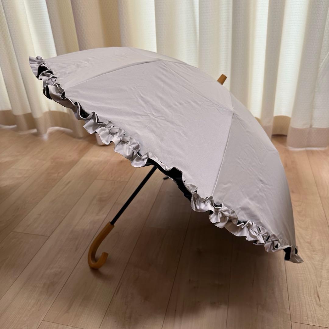 サンバリア100 折りたたみ日傘 ２段折 フリル ホワイト 木曲がり手元