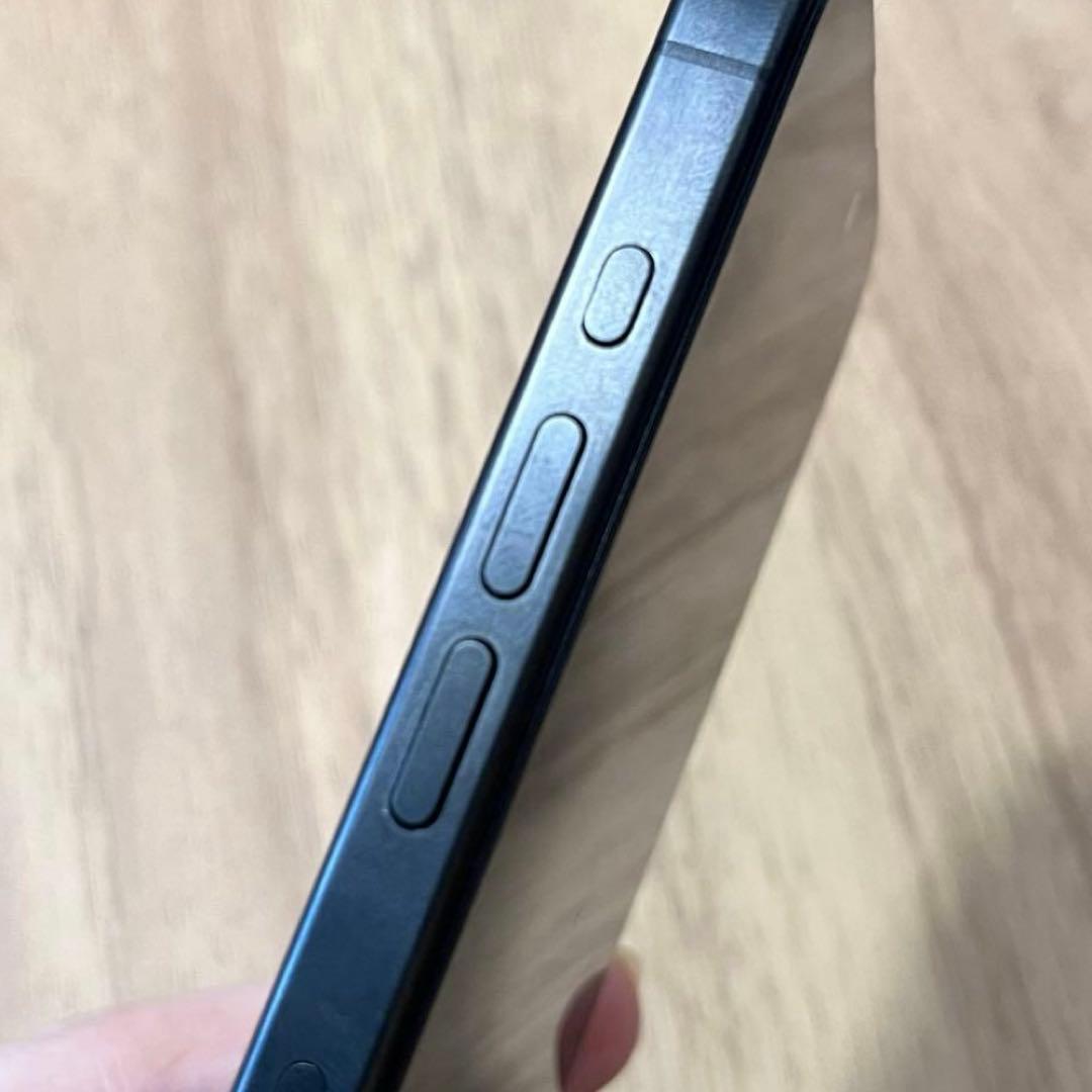 【1/5まで】iPhone15 pro 128GB ブラックチタニウム　本体など