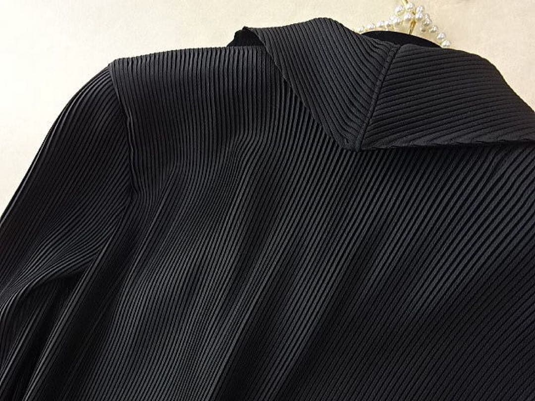 イッセイミヤケ　ロングジャケット　ブラック　プリーツ