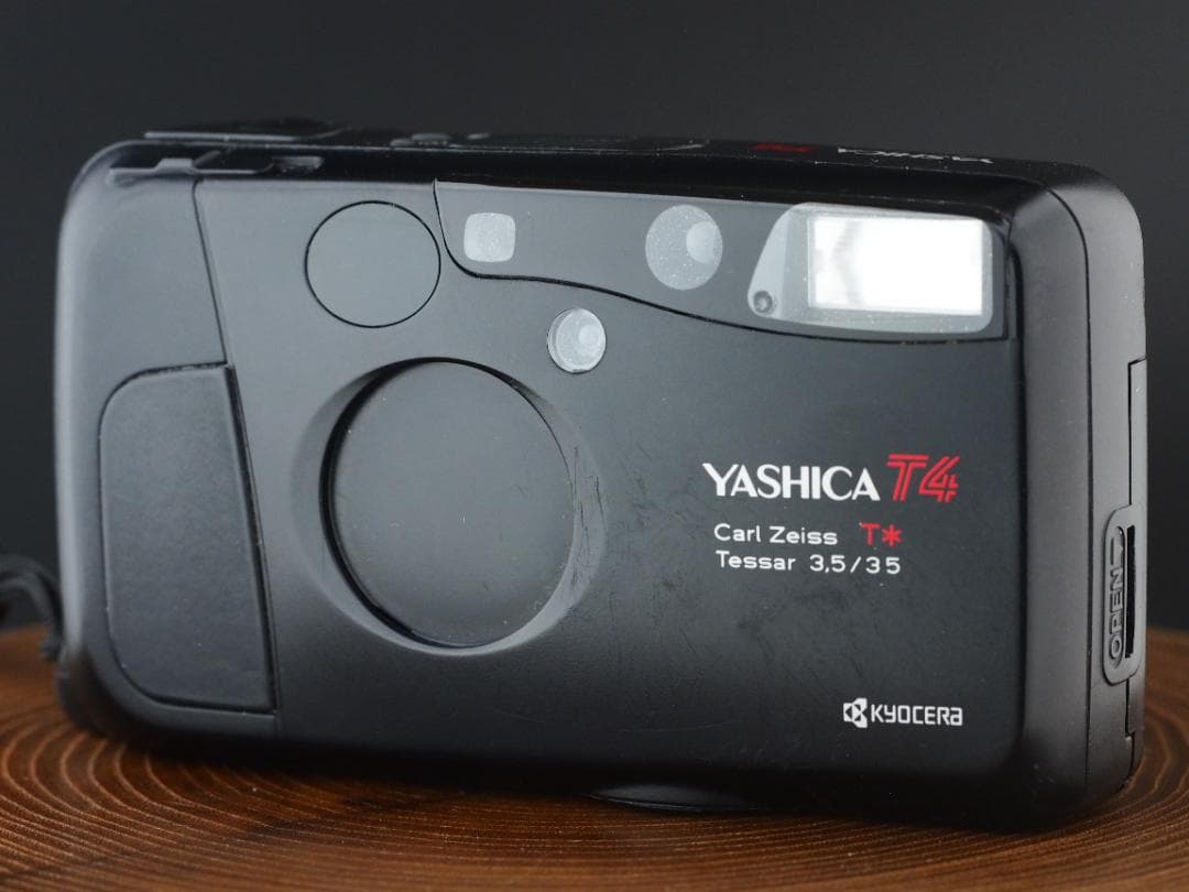 フィルムカメラ YASHICA T4 KYOCERA ZEISS TESSAR 3.5/35