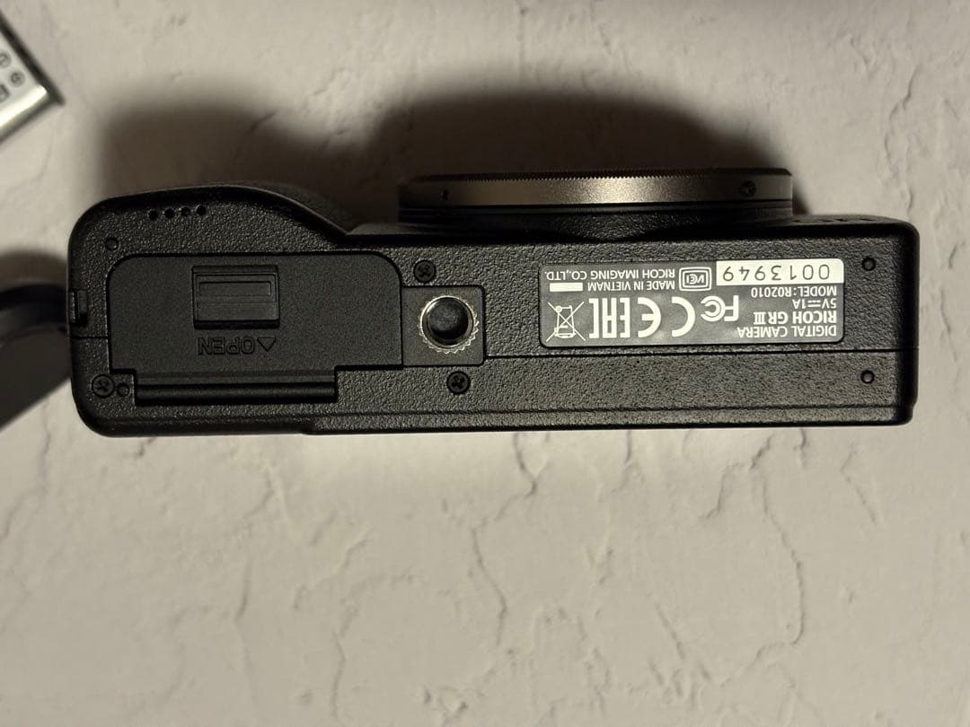 RICOH GR3 デジタルカメラ 本体　SDカード付き