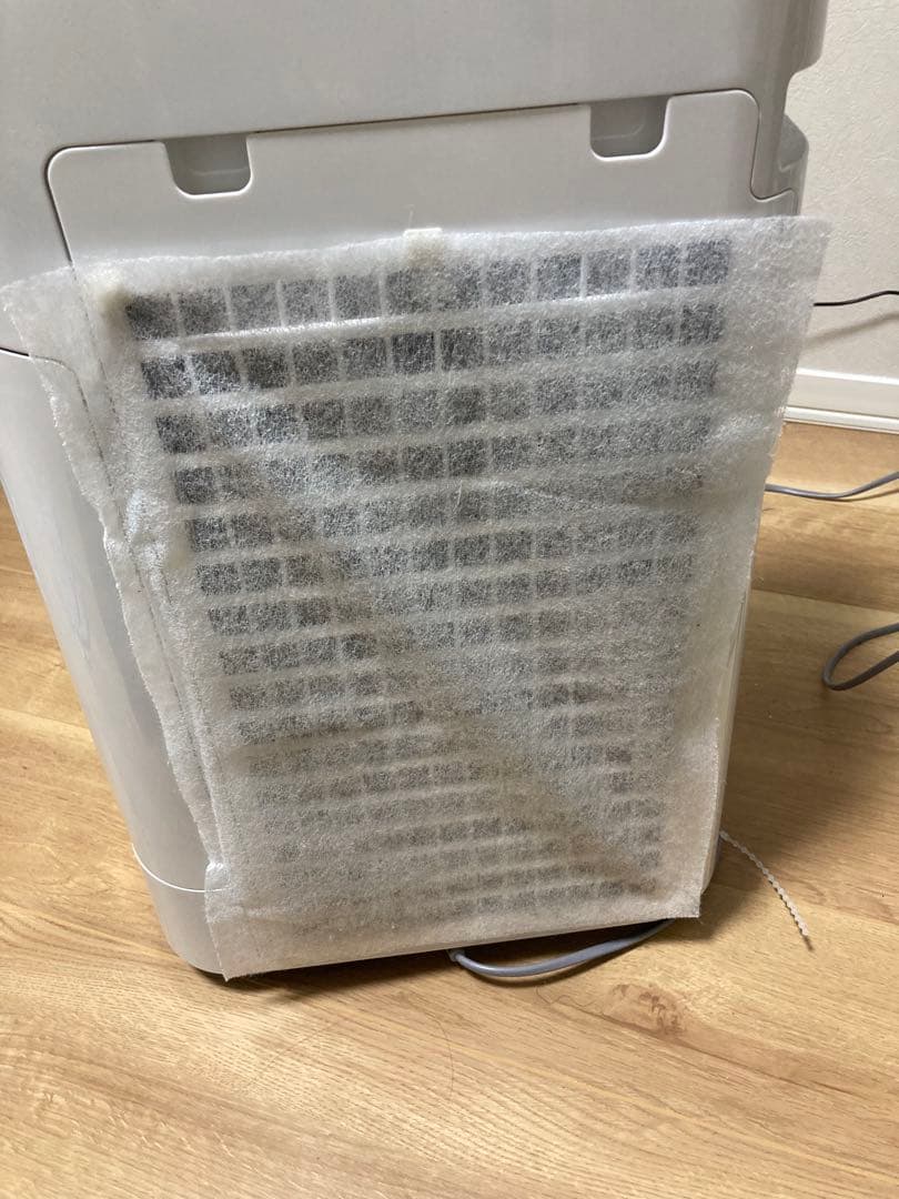 シャープ　加湿空気清浄機　KC-P50-W