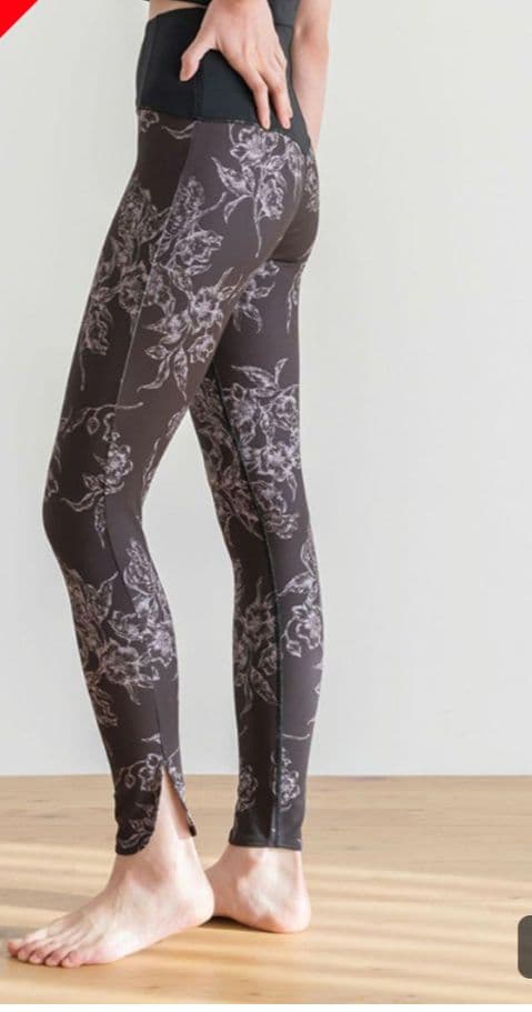 ☆新品未使用☆SUKALA アンティークプリントレギンス ブラックM