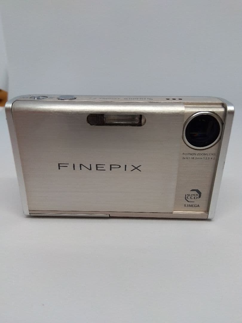 FUJIFILM FINEFIX Z2 シルバー