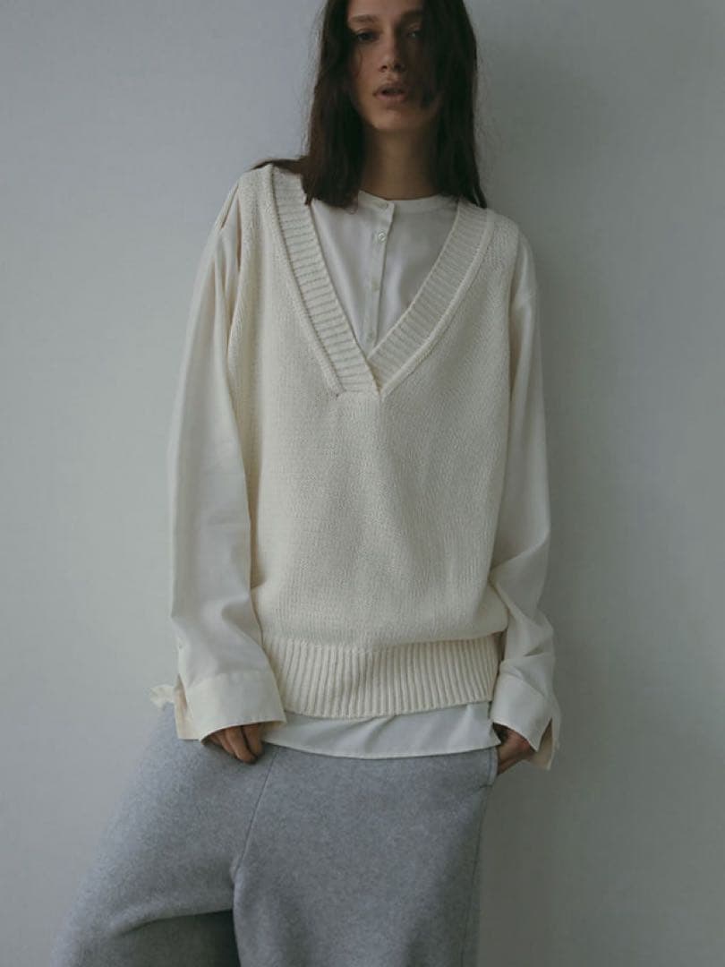 ETRETOKYO Vネックスリーブレスニットプルオーバー