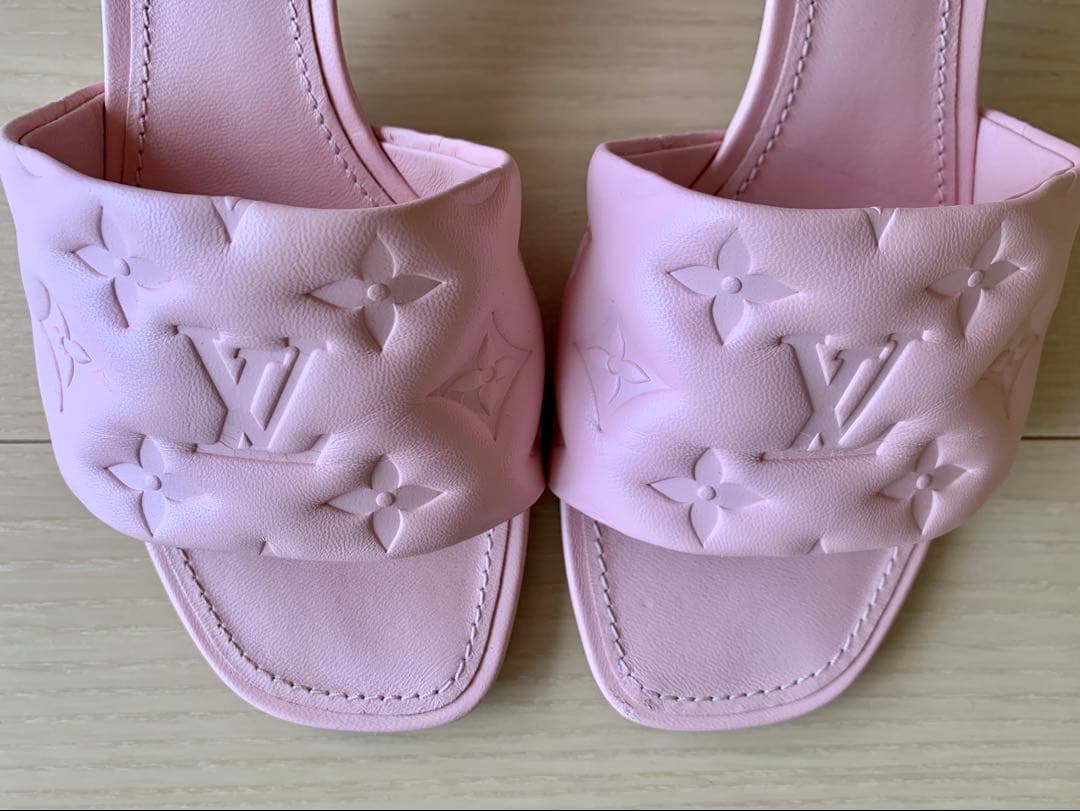 Louis Vuitton ピンクモノグラムエンボス レザーミュール24.5相当
