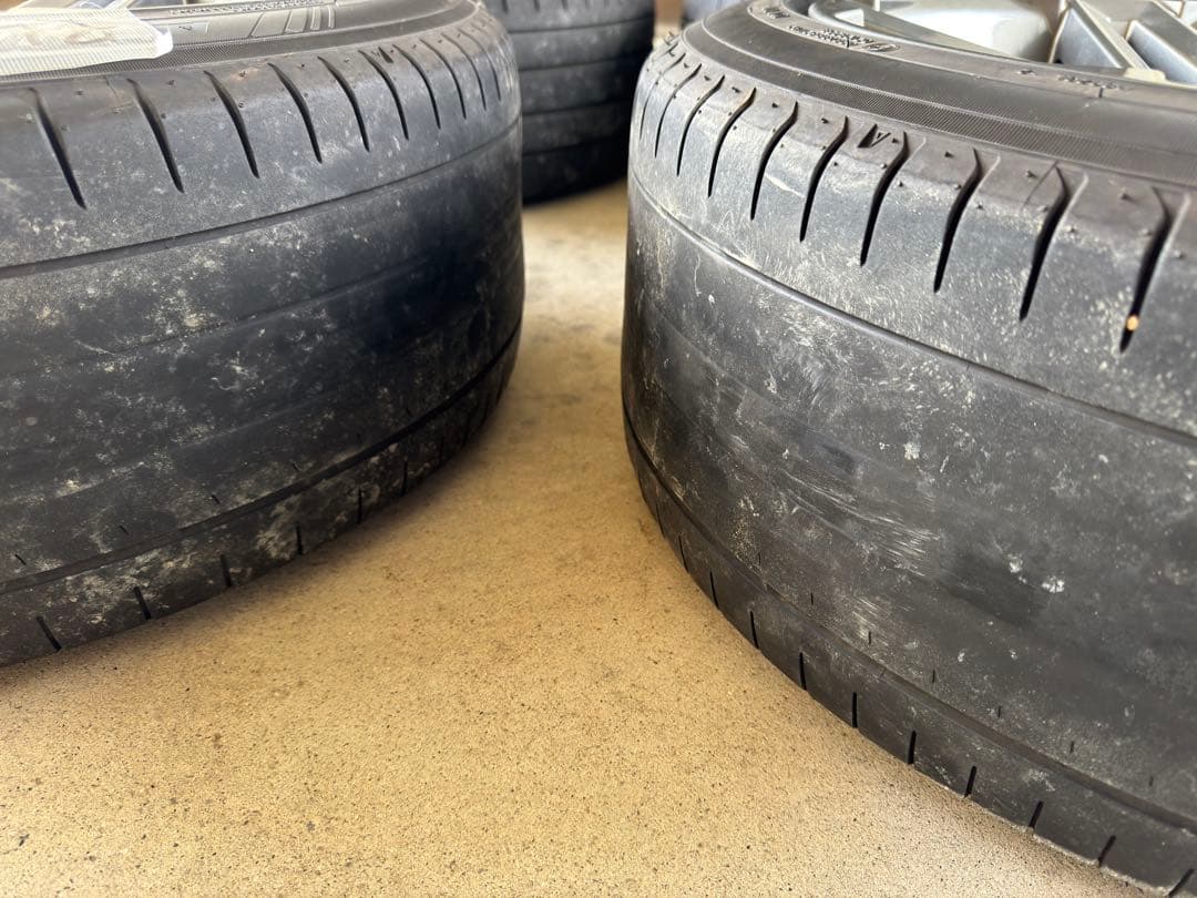 車タイヤホイールセット