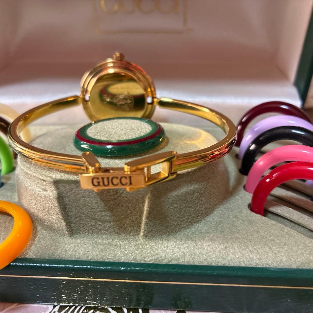 GUCCI グッチ 腕時計 チェンジベゼル バングルウォッチ ゴールド　箱付き