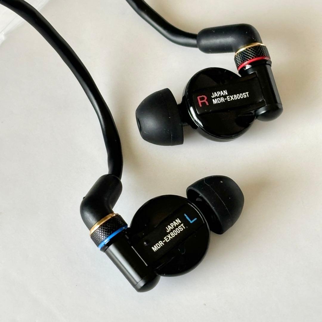 イヤホン SONY MDR-EX800ST