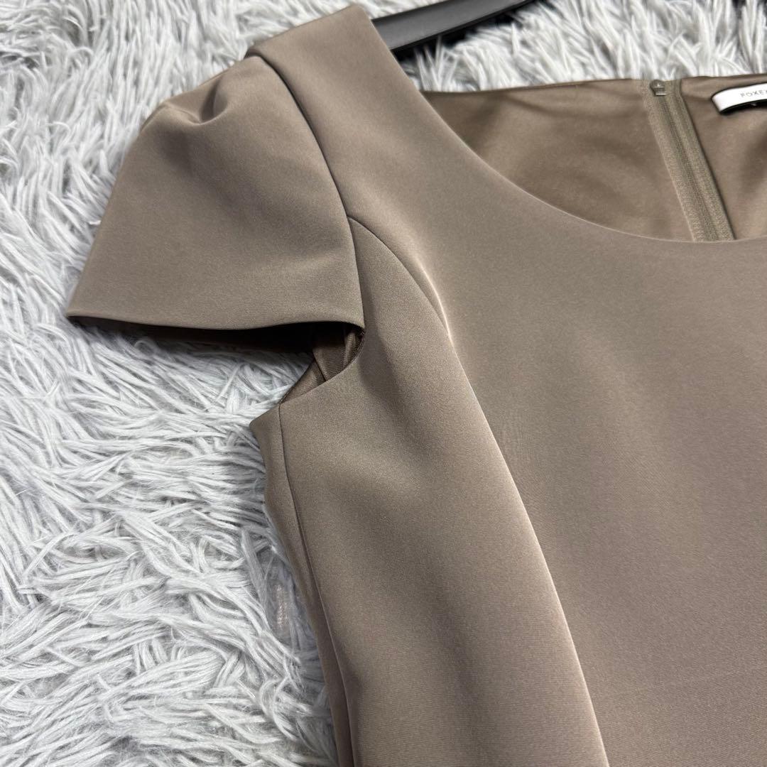 美品✨フォクシー ギャザーフレアワンピース 半袖 ラウンドネック エスプレッソ