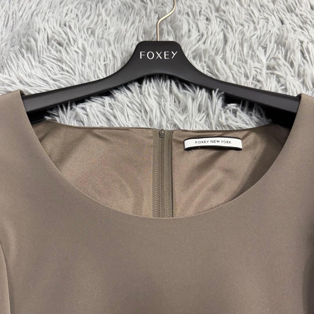 美品✨フォクシー ギャザーフレアワンピース 半袖 ラウンドネック エスプレッソ