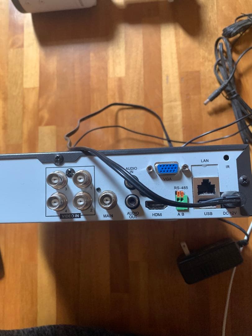 塚本無線の200万画素　防水防犯カメラと録画機セット