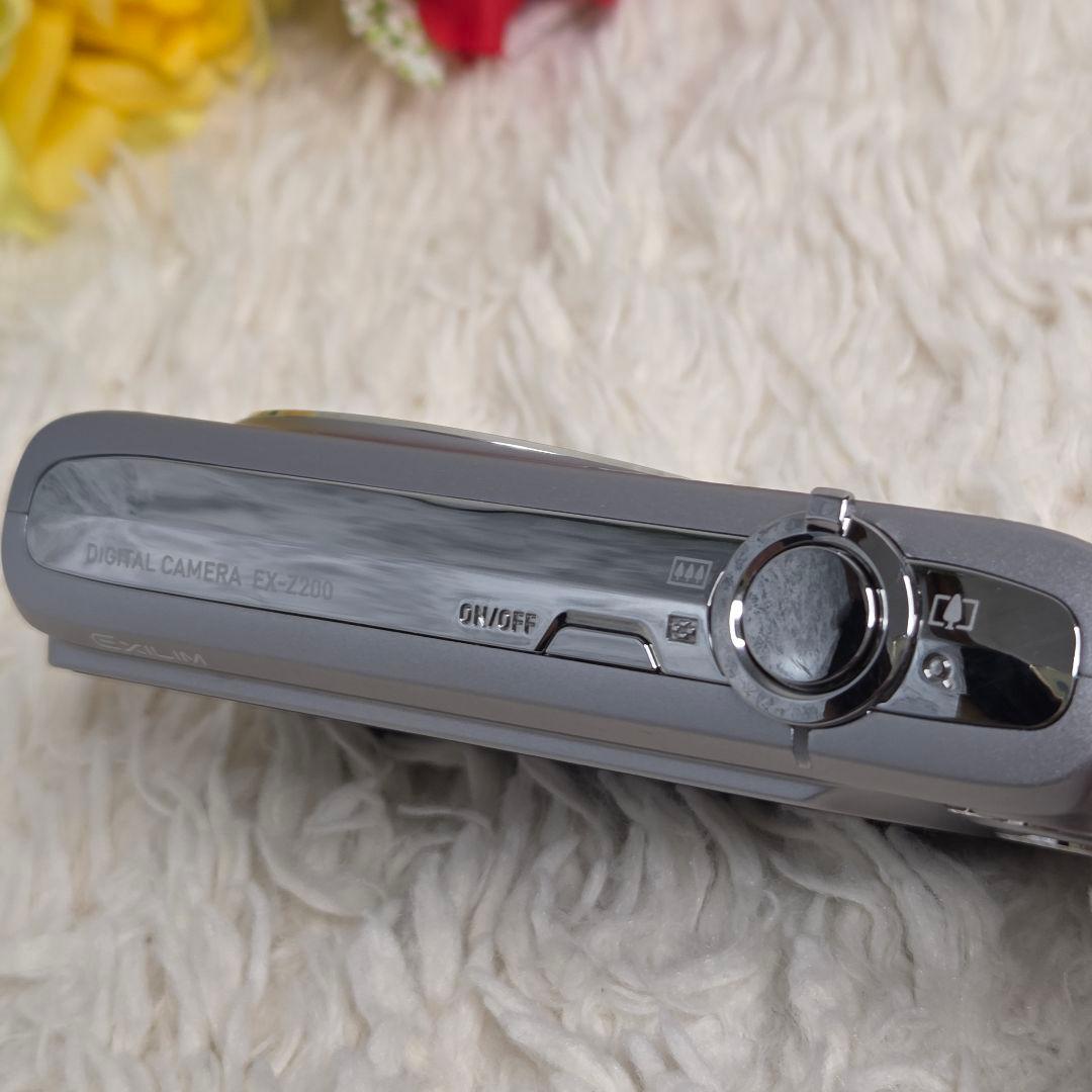【美品】CASIOデジカメEXILM　EX-Z2200 箱付属品有り　シルバー
