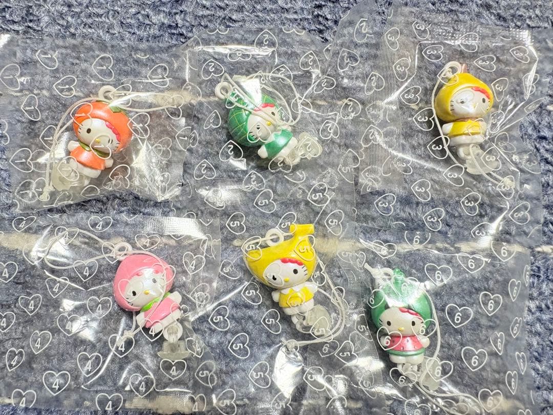 【鬼レア】HELLO KITTY CLASSIK CLUBとキティフルーツ占い