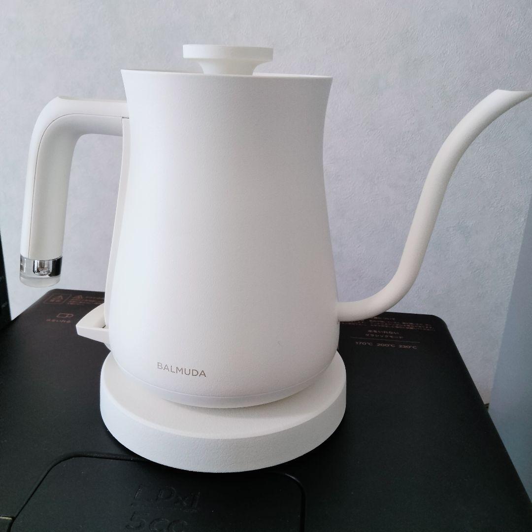 【新モデル　美品】BALMUDA バルミューダ　電気ケトル　ホワイト　白　535