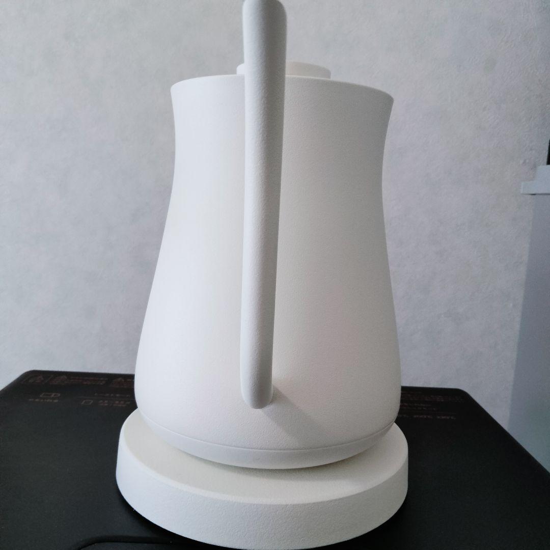 【新モデル　美品】BALMUDA バルミューダ　電気ケトル　ホワイト　白　535