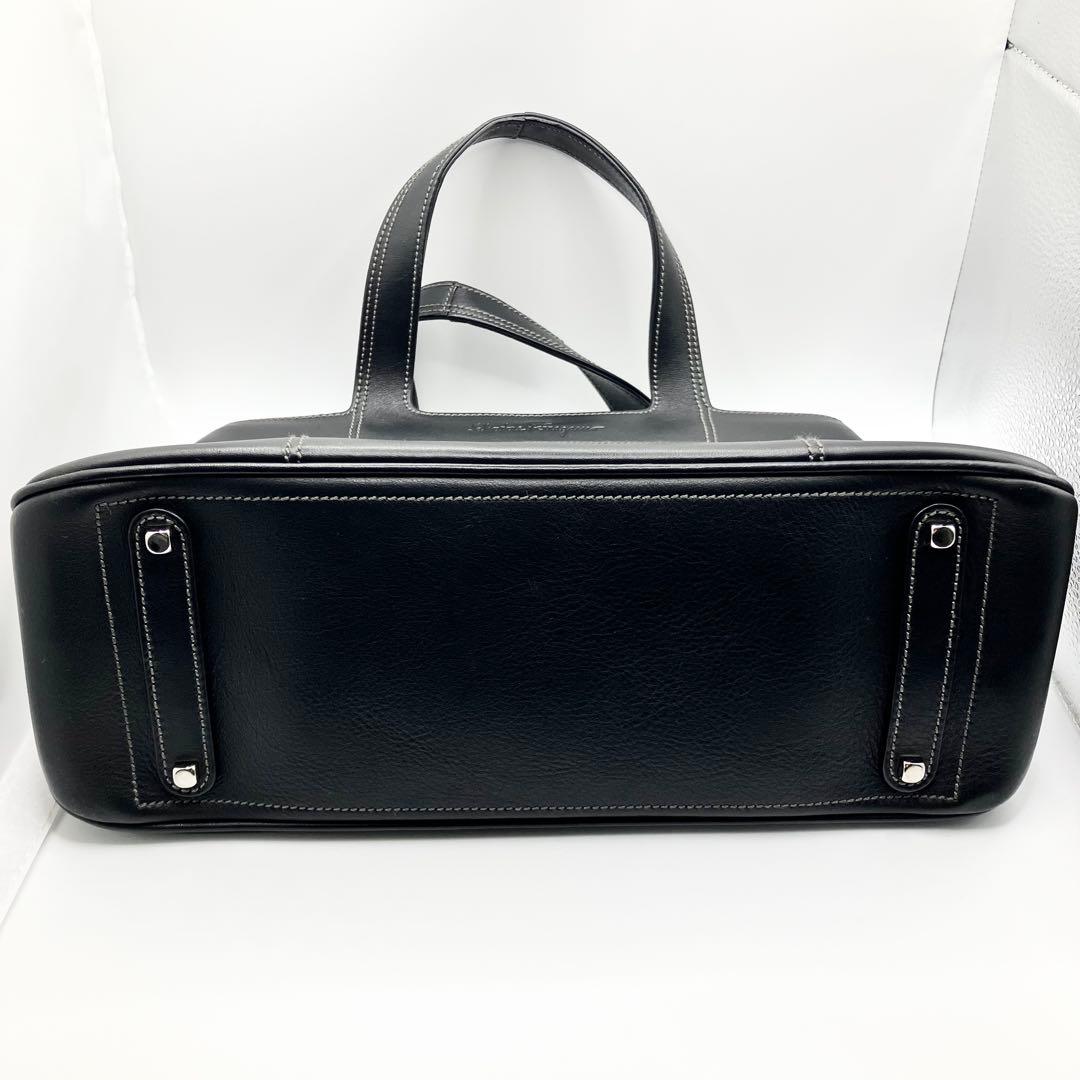 ぱっちさま　フェラガモ　ハンドバッグ　ガンチーニ　ブラック　レザー　レディース