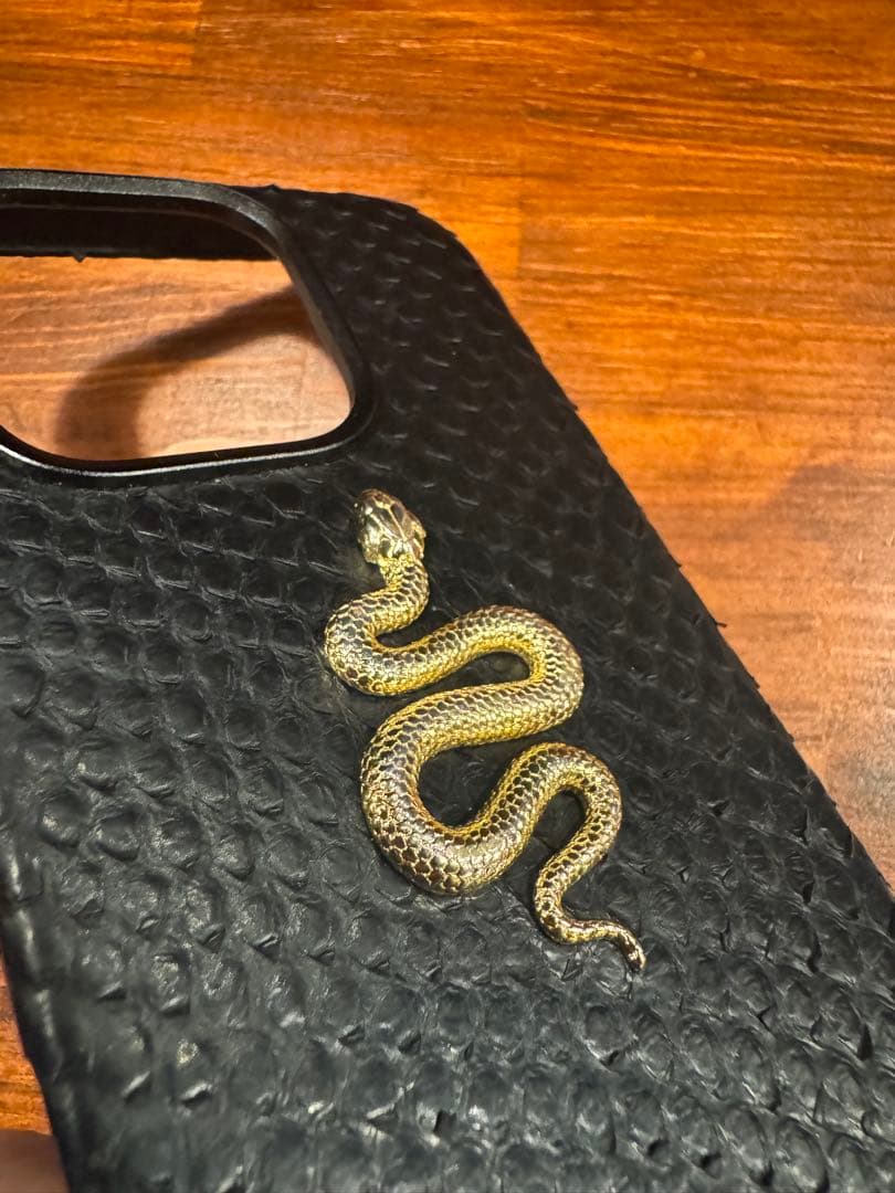 ゴールデンコンセプトiPhone16Proケース 18金メッキ レザー