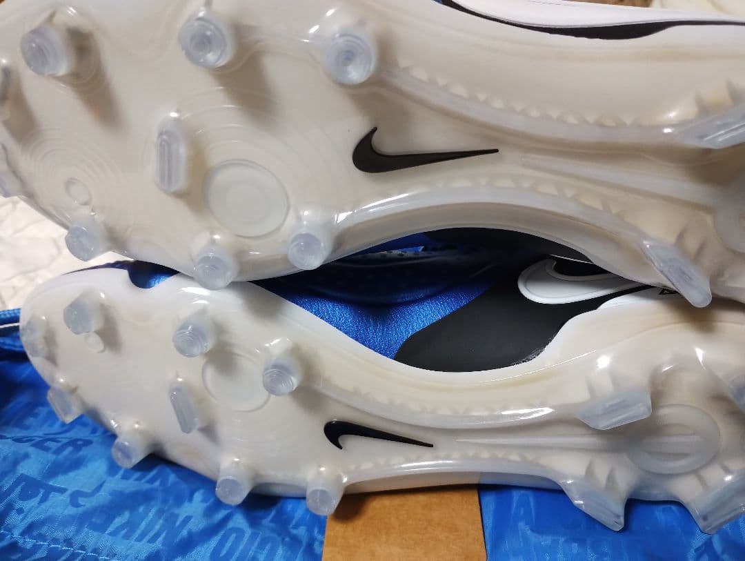 ティエンポ レジェンド 10 エリート FG　２６センチ