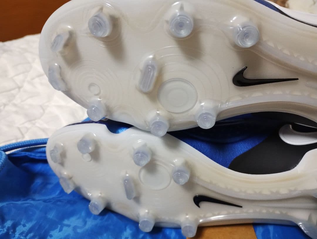 ティエンポ レジェンド 10 エリート FG　２６センチ