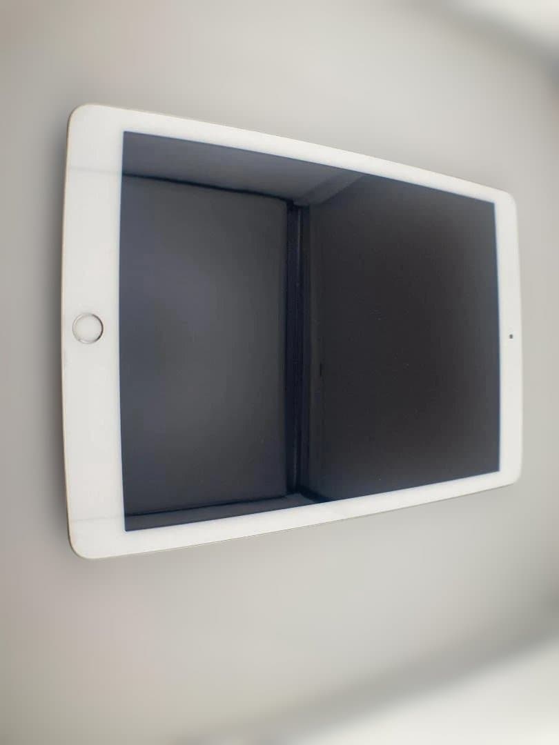 iPad 第6世代 128GB シルバー｜初期化済・動作良好