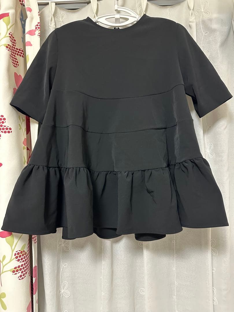 yori ハーフスリーブティアードブラウスフレア　黒