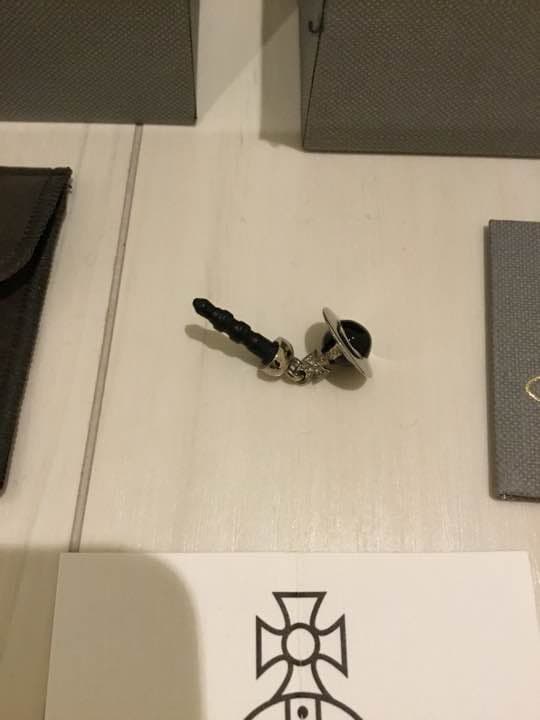 ヴィヴィアン ウエスト ウッド イヤホンジャック