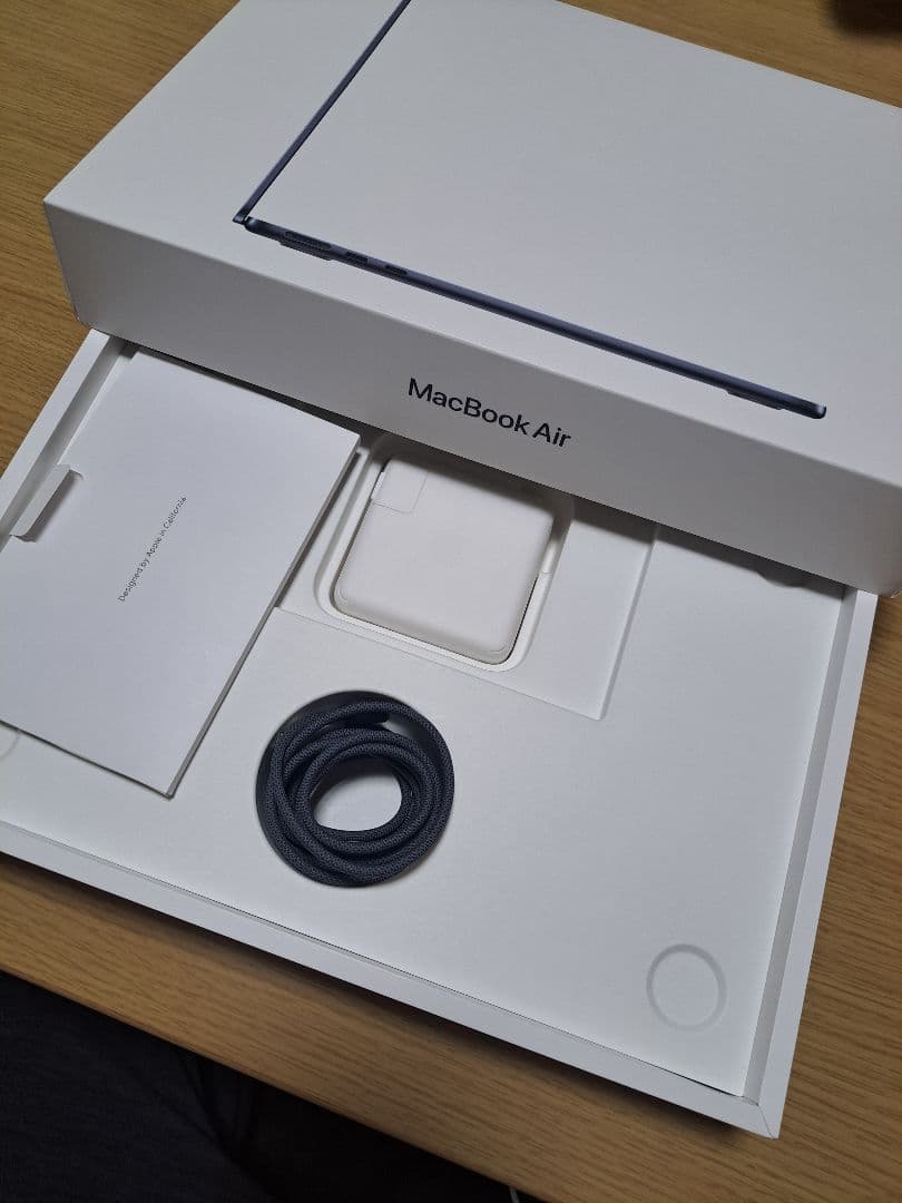 MacBookAIR M2 16GB　1TB