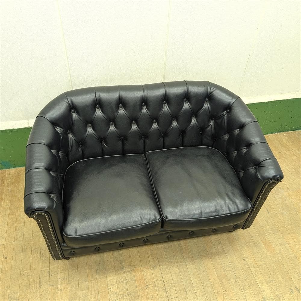 美品　ヴィンセント　チェスターフィールド　ラブソファ　二人掛け　英国風　鋲打ち