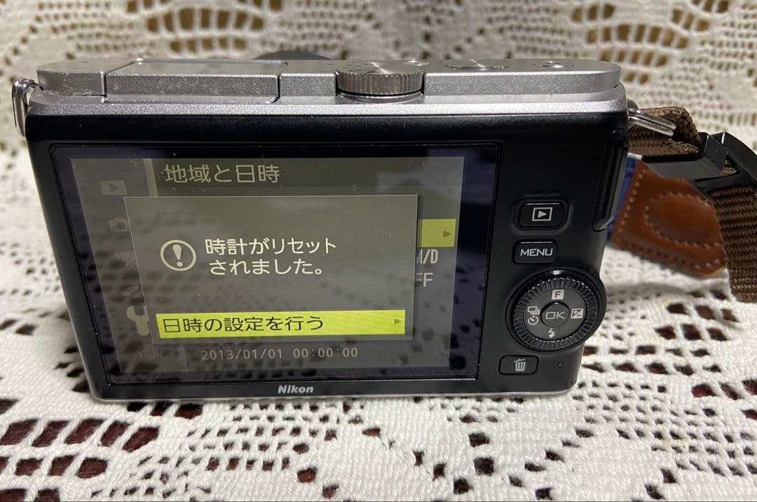 Nikon 1 J3 ミラーレスカメラ シルバーカメラケース付き